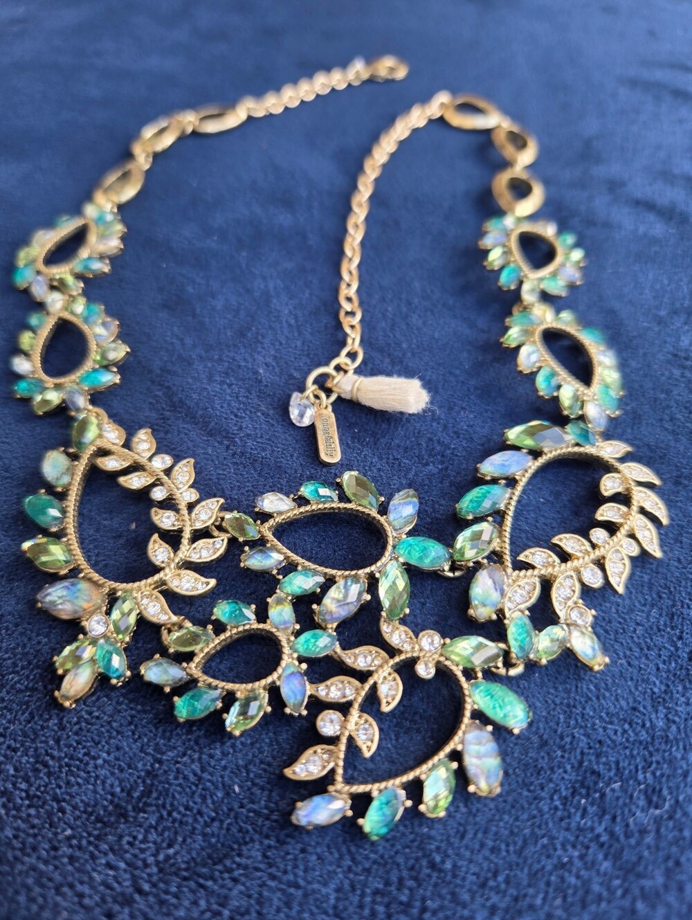 Luxurious Goldtone and Green Teardrop Necklace